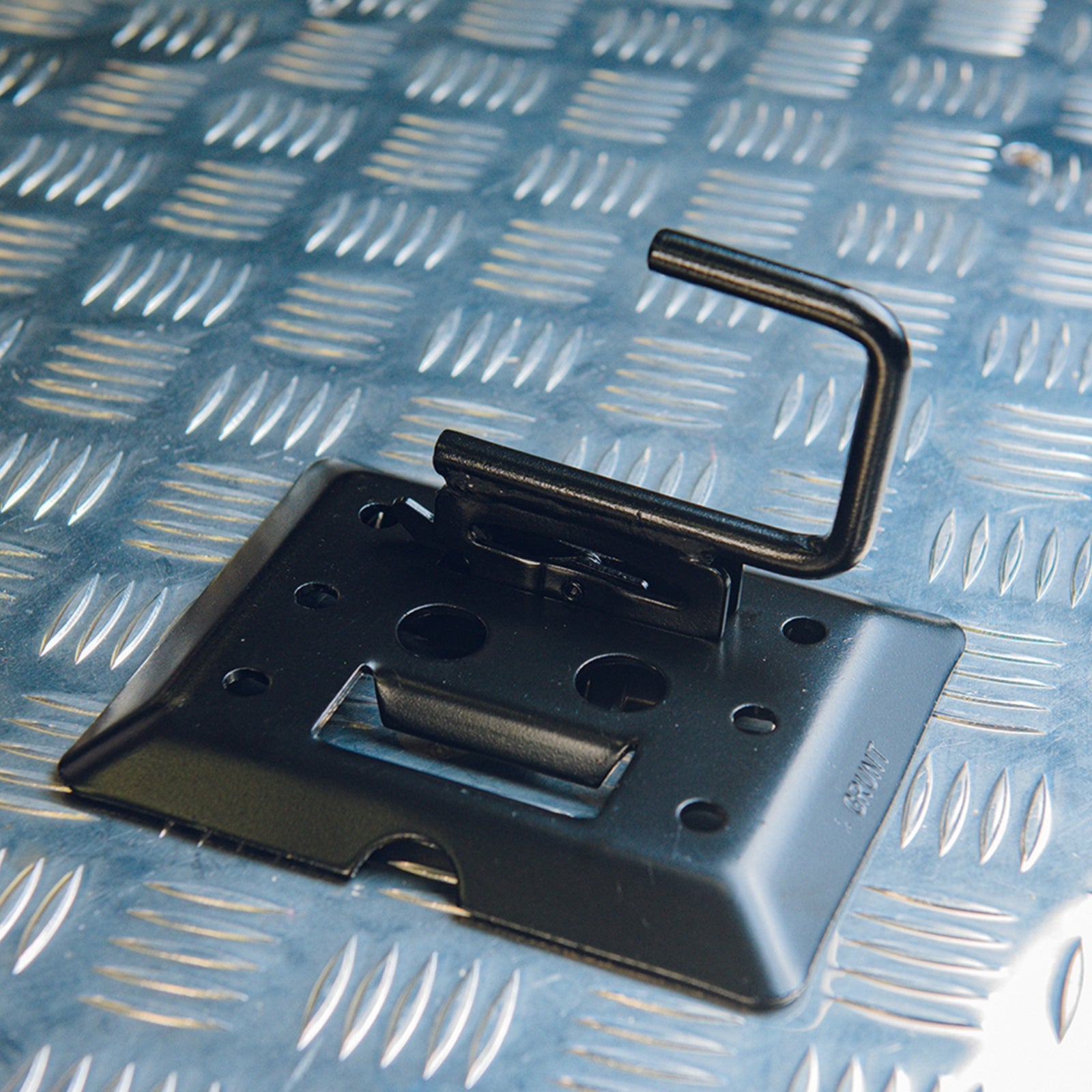 Grunt 100mm E Track Fitting W/J Hook Black