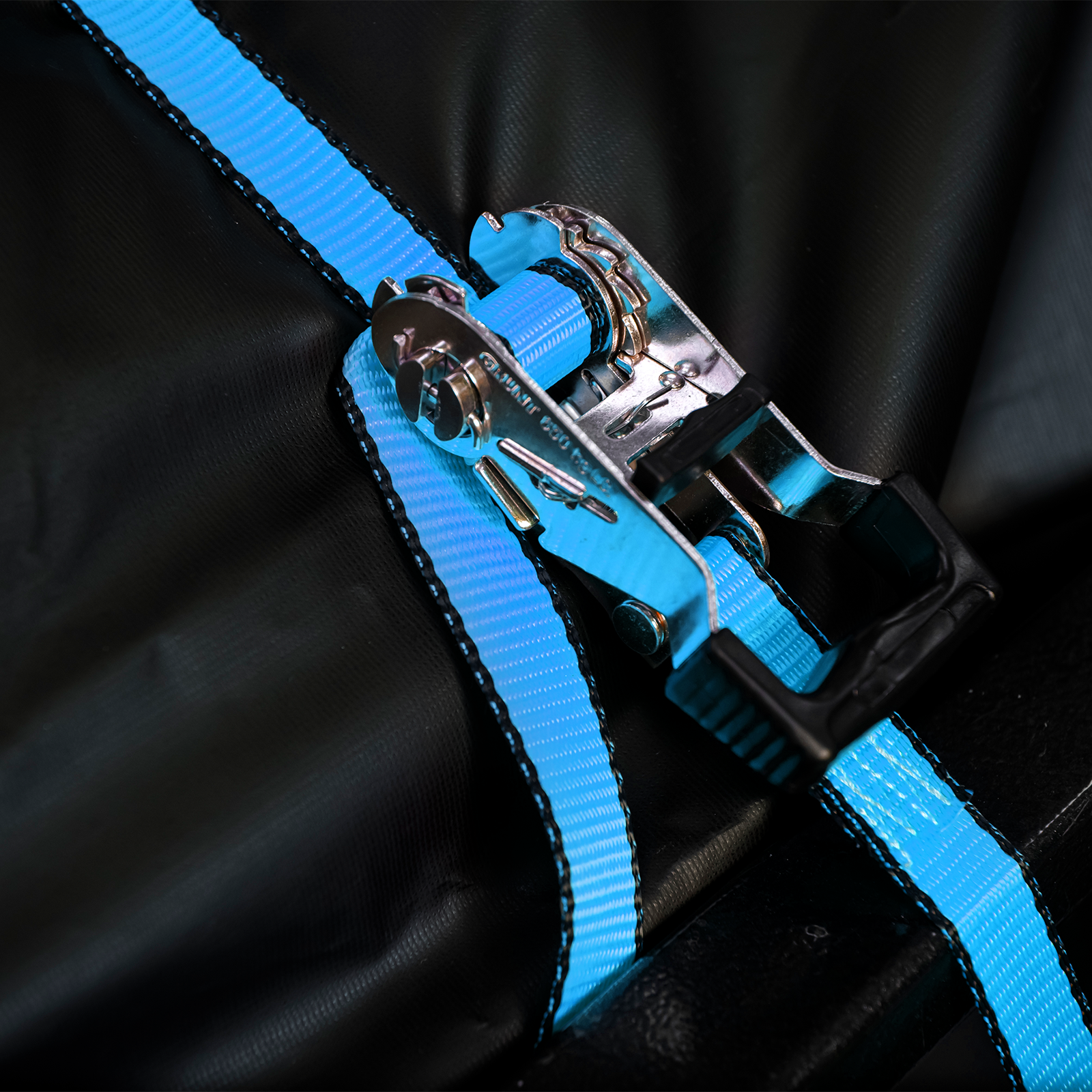 GRUNT 25mm x 6m Blue Ratchet Tie Down Strap 2-Pack – long-reach ratchet straps for securing furniture, equipment, and medium cargo. Reliable locking ratchet for trailer and ute transport. Available at Bunnings AU and NZ.