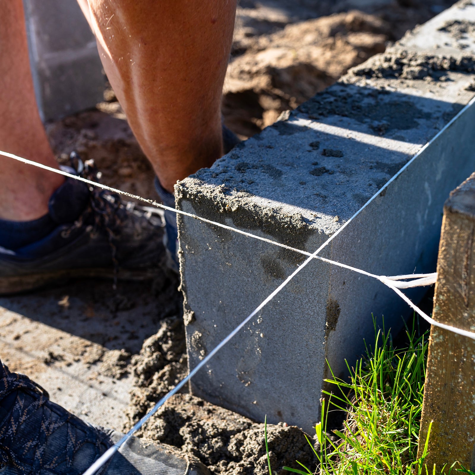 GRUNT 50m White Builders Brickies Nylon Line – strong, tangle-free nylon string line for bricklaying, block laying, and construction layout marking. High-tensile and UV-resistant for site use. Available at Bunnings NZ.